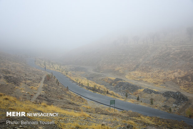 مه غلیظ گردنه های کوهستانی زنجان را فرا گرفت
