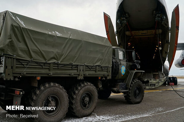 Rusya: Rus uçakları askeri mühendisleri Karabağ'a taşıyacak