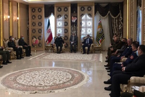 اللواء باقري يبحث مع وزير الدفاع العراقي توسيع العلاقات الدفاعية والعسكرية بين طهران وبغداد