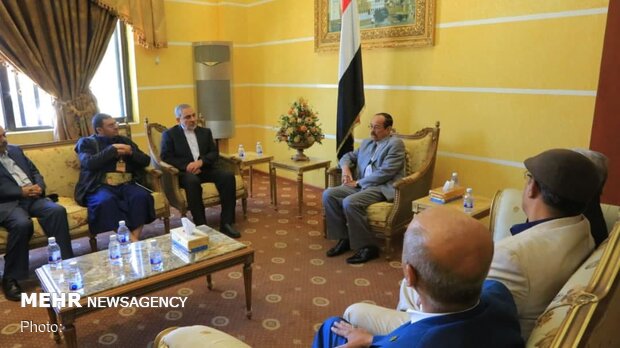 السفير الإيراني في صنعاء يلتقي رئيس مجلس الشورى اليمني