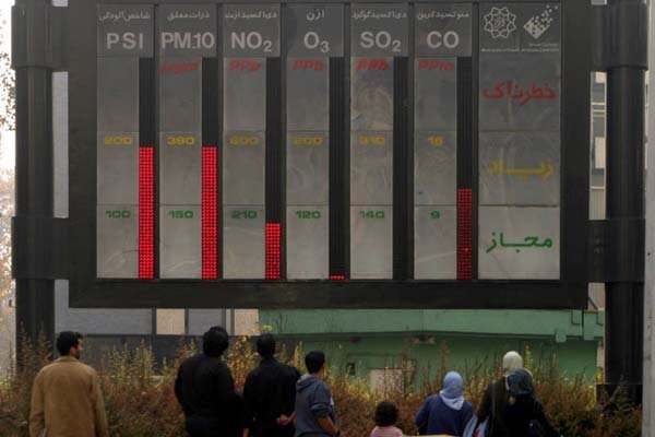 شاخص کیفی هوای اصفهان بر روی عدد ۱۸۸/ سه ایستگاه بنفش شد