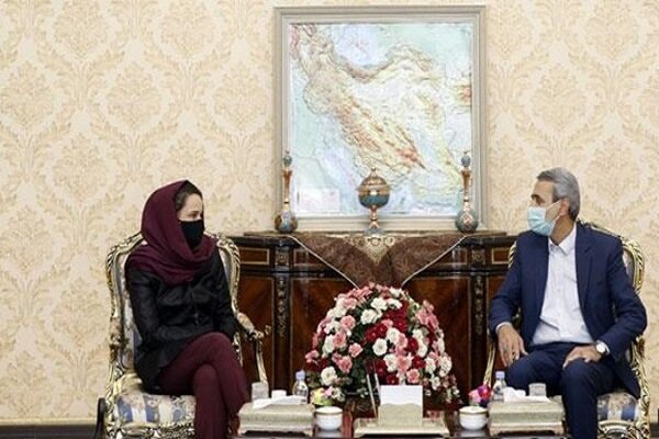 ايران وبلغاريا تؤكدان على ضرورة تعزيز التعاون الثنائي بين البلدين