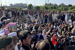 شهروندان پاکستانی خواستار اخراج سفیر فرانسه از اسلام‌آباد شدند