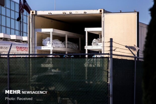 ABD'de koronavirüsten ölenlerin cesedini mahkumlar taşıyor