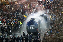 پلیس آلمان با معترضان به محدودیت‌های کرونایی درگیر شد