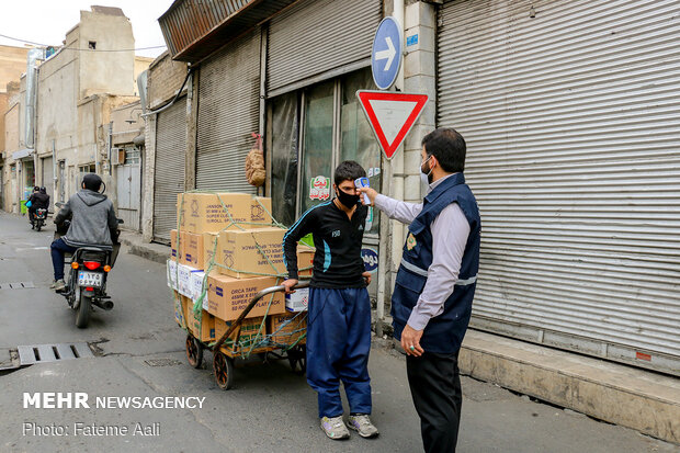 غربالگری خانه به خانه در محله هرندی تهران