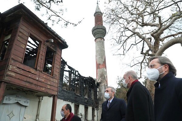 Erdoğan tarihi Vaniköy Camisi'nde incelemede bulundu

