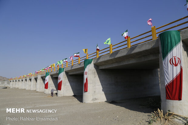 Rouhani inaugurates 97km of S. Coastal Highway Corridor 