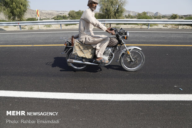 Rouhani inaugurates 97km of S. Coastal Highway Corridor 