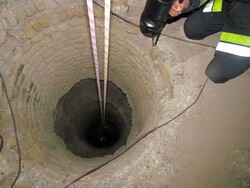 سقوط کارگر ۳۵ ساله در چاه ۲۲ متری در اصفهان
