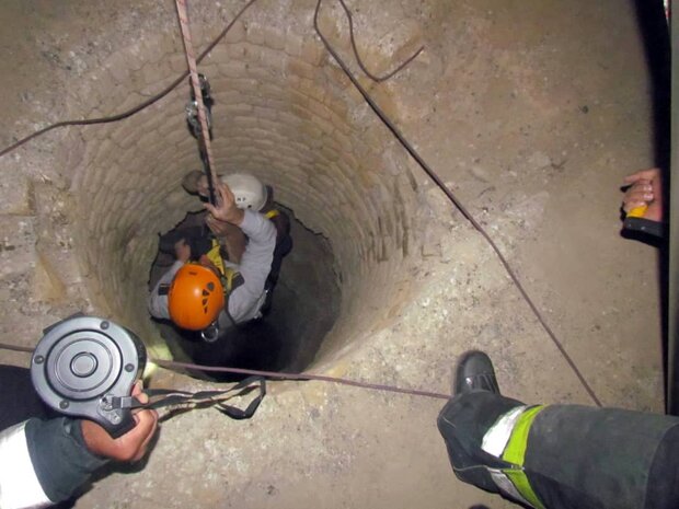 مرگ کارگر ۲۵ ساله به دلیل سقوط در چاه ۲۰ متری در اصفهان