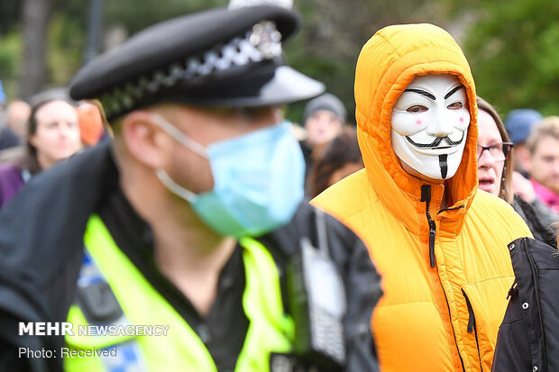 خشونت پلیس انگلیس علیه مخالفان قرنطینه