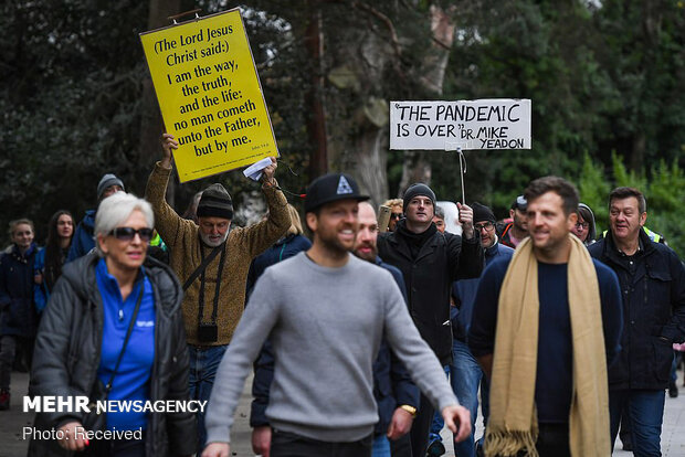 خشونت پلیس انگلیس علیه مخالفان قرنطینه