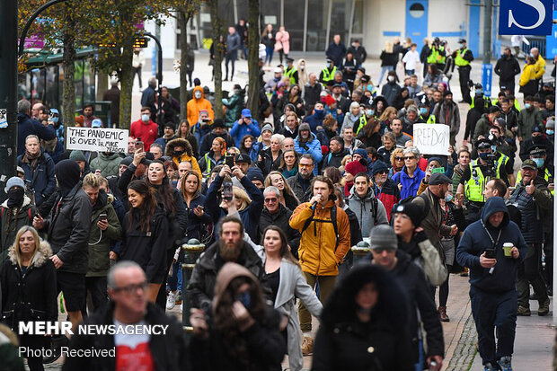 خشونت پلیس انگلیس علیه مخالفان قرنطینه
