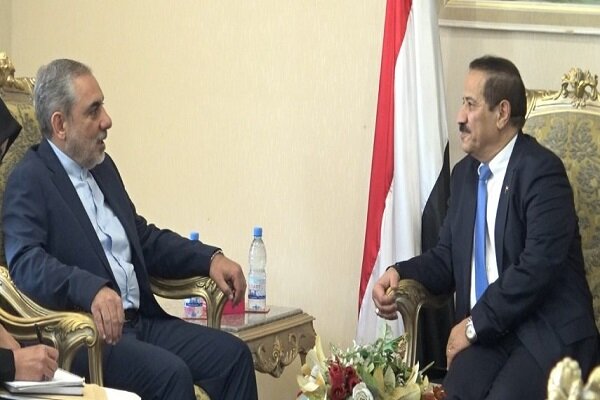 سفير ايران لدى صنعاء يلتقي وزير الخارجية اليمني