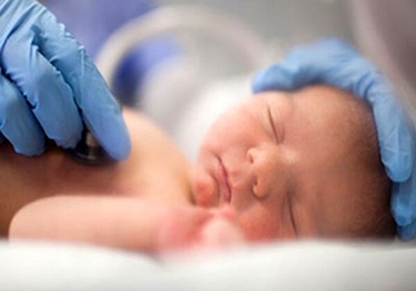 جراحی در رحم از فلج شدن ۳۲ نوزاد جلوگیری کرد