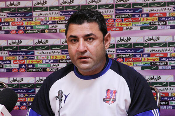 فولاد خوزستان تیمی سازمان‌یافته است/از عملکرد بازیکنانم راضی هستم