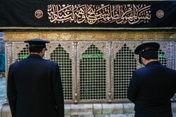 حضرت معصومہ سلام اللہ علیھا کی ضریح مطہر کو سیاہ پوش کردیا گیا