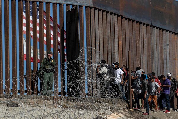 بایدن و رئیس‌جمهور مکزیک درباره بحران مهاجرت گفتگو کردند