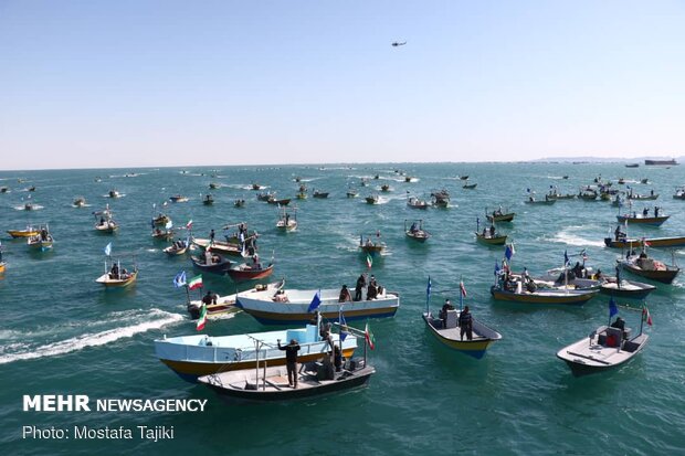 نمایش اقتدار بسیج دریایی منطقه یکم ندسا در آب‌های نیلگون خلیج فارس