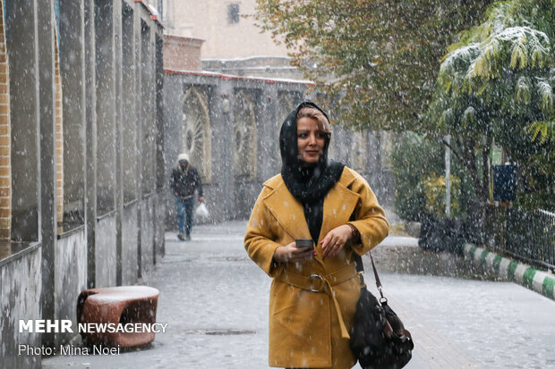 Autumn snowfall in Tabriz 