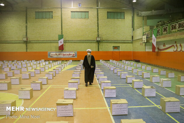 رزمایش کمک مؤمنانه و توزیع بسته های معیشتی در تبریز