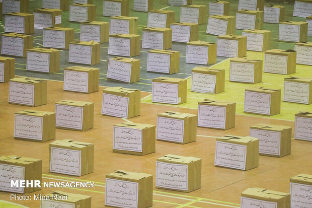 رزمایش کمک مؤمنانه و توزیع بسته های معیشتی در تبریز