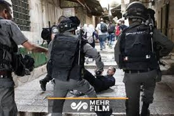 VIDEO: Israeli police act brutally for not wearing masks