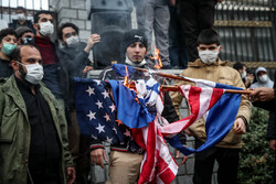 Tahran'da Şehit Fahrizade suikastı protesto edildi
