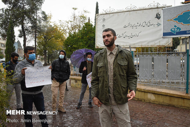 تجمع اعتراضی دانشجویان شیراز در پی ترور دانشمند هسته‌ای کشور