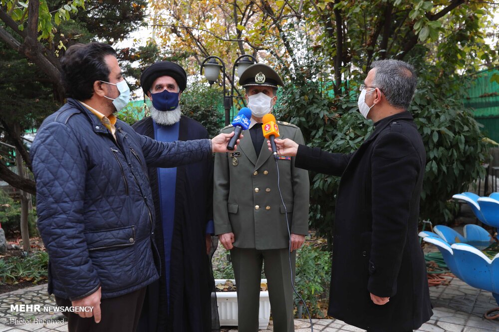 ایرانی وزیر دفاع کا شہید فخری زادہ کے گھر حضور