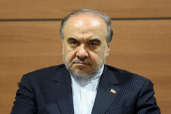 وزیر ورزش در حسینیه جماران رأی خود را به صندوق انداخت