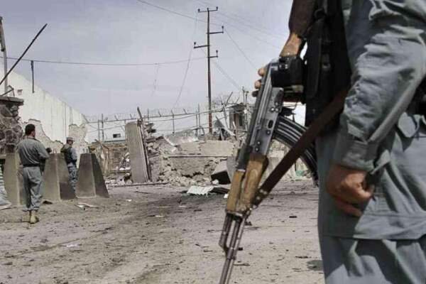 حمله انتحاری در «غزنی»/۲۱ نظامی افغان کشته شدند