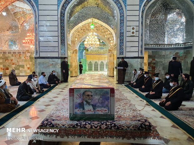 تشییع پیکر دانشمند هسته ای شهید محسن فخری زاده در حرم حضرت معصومه (س)