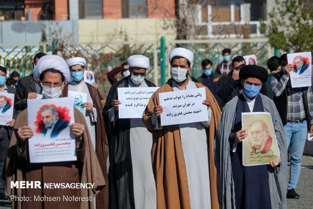 تجمع اعتراض‌آمیز طلاب ودانشجویان بیرجندی‌ درپی ترور شهیدفخری زاده