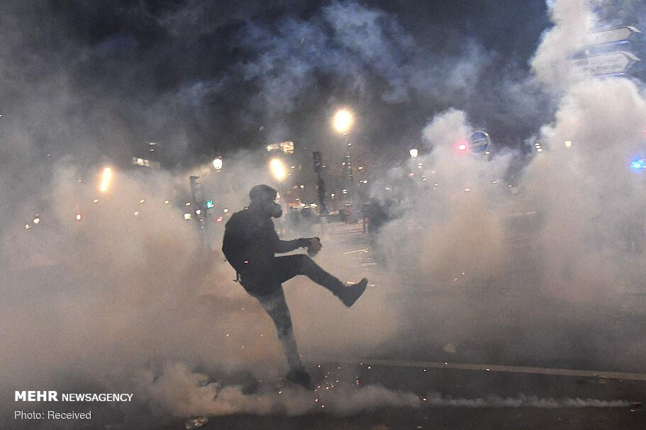 فرانس میں حکومت کے خلاف ایک بار پھر پُرتشدد مظاہرے پھوٹ پڑے