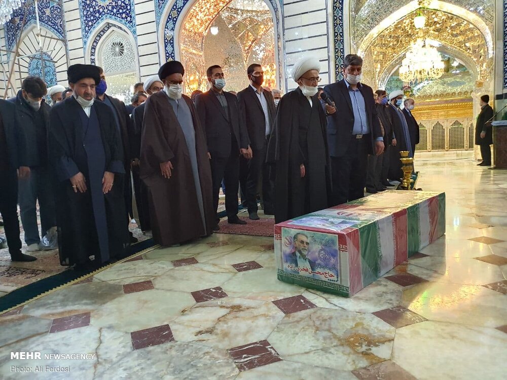 مراسم تشييع جنازة العالم محسن فخري زاده في مرقد فاطمة المعصومة (ع)