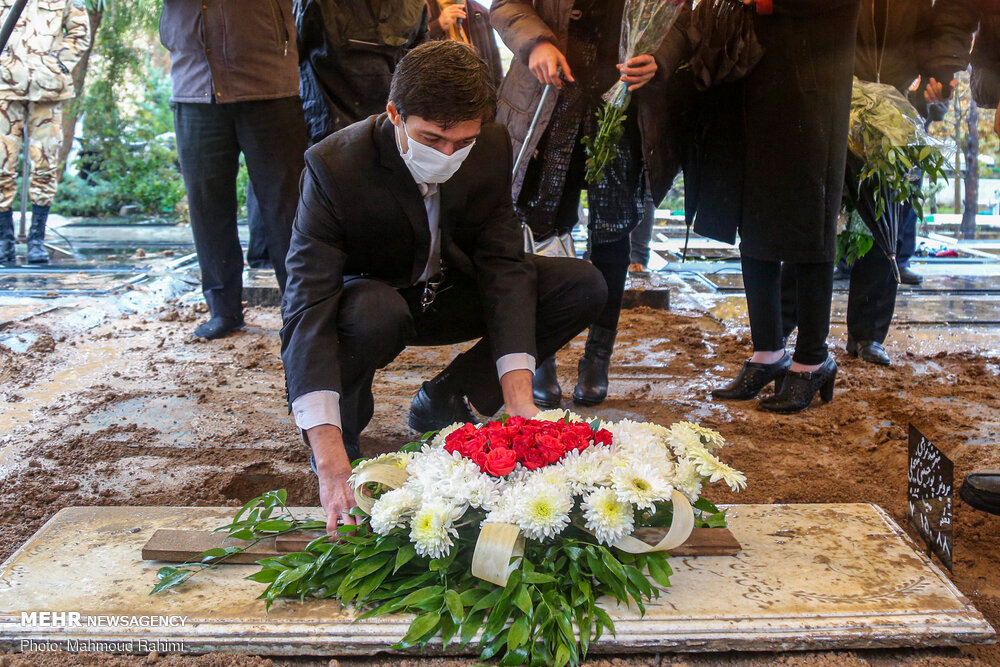 Інформаційне агентство Mehr - Церемонія похорону ветерана актора Парвіза Пургоссейні