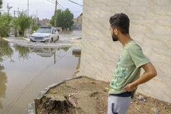 مناطق جنوبی خرمشهر همچنان درگیر آب‌گرفتگی ناشی از بارندگی هستند
