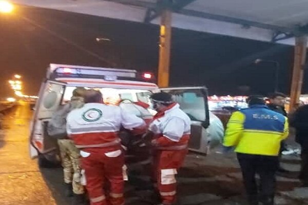 تصادف اتوبوس و کامیون در قزوین حادثه آفرید