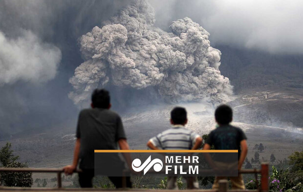 VIDEO: Thousands evacuated as volcano erupted in Indonesia