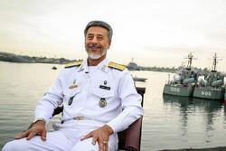 دریادار سیاری هفته پژوهش را به وزرای دفاع و علوم تبریک گفت