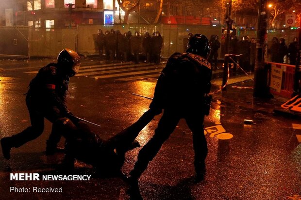 Fransa'da 'polis güvenlik yasası'na karşı protestolar sürüyor
