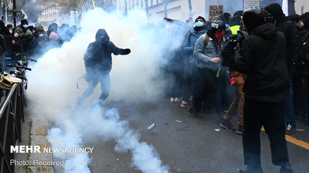 Fransa'da 'polis güvenlik yasası'na karşı protestolar sürüyor
