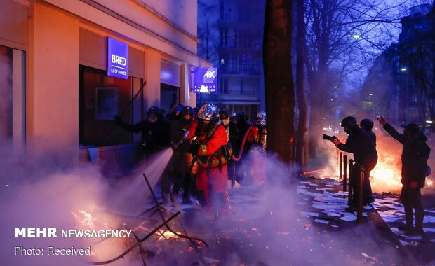 Fransa'da 'polis güvenlik yasası'na karşı protestolar sürüyor
