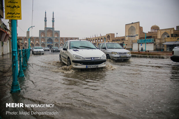 آب گرفتگی معابر در یزد