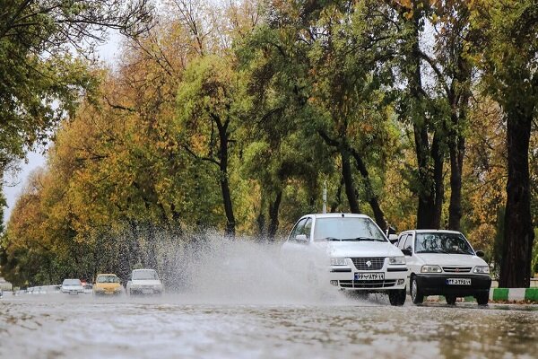 آبگرفتگی در خیابان‌های یزد پس از یک روز بارانی