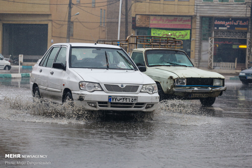 محور اصفهان – نائین بارانی است