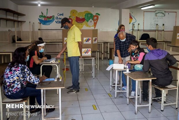 Venezuela'daki parlamneto seçimlerinden fotoğraflar