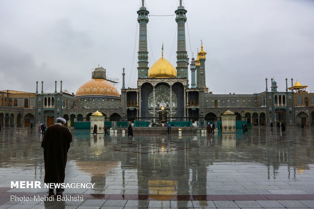 آسمان قم روز جمعه بارانی است